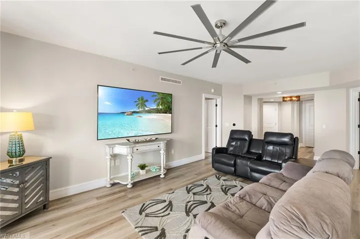 1060 Borghese Ln 902, Naples, Florida 34114
