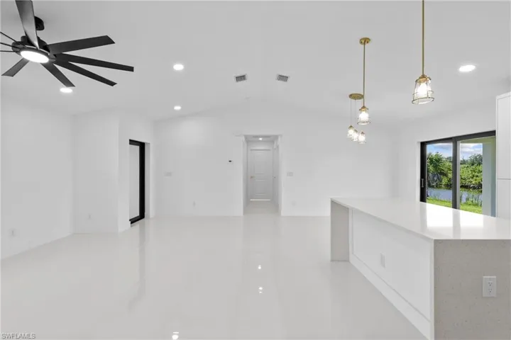 entra to the other rooms