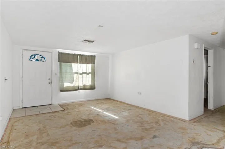 View of foyer entrance