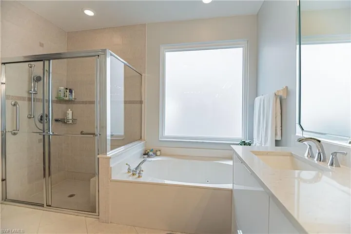 2033 Isla De Palma Cir, Naples, Florida 34119