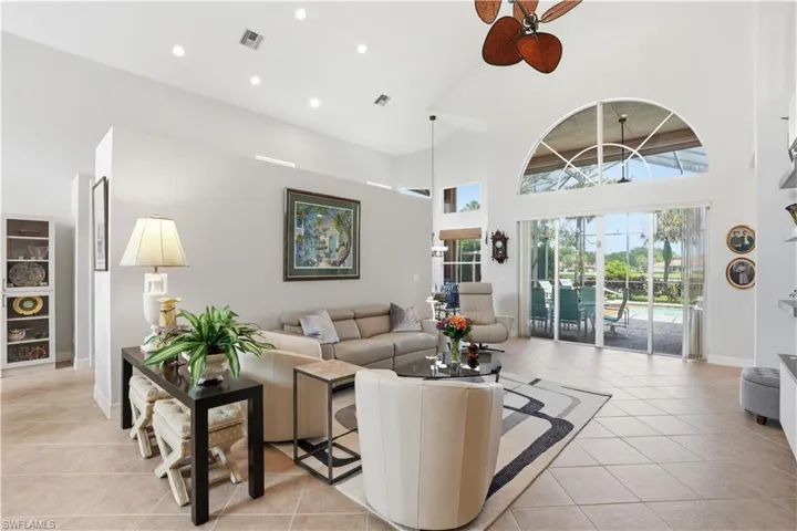 2033 Isla De Palma Cir, Naples, Florida 34119