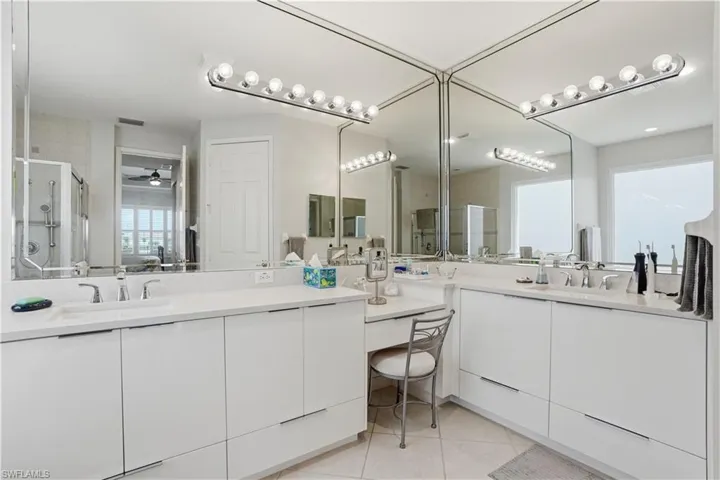 2033 Isla De Palma Cir, Naples, Florida 34119