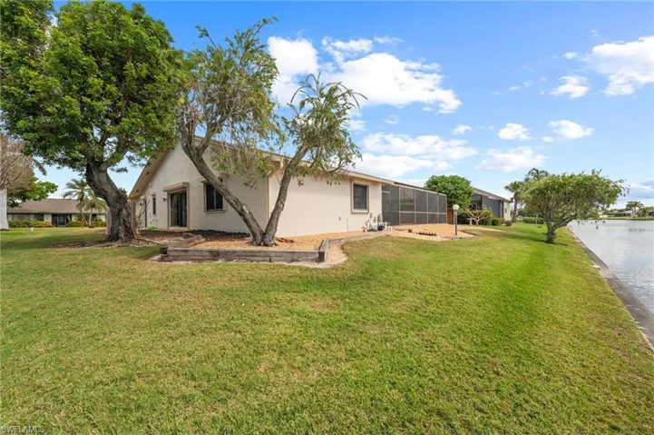 872 S Town And River  DR, Fort Myers, FL 33919