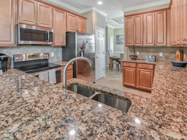 9484 Casoria Ct 201, Naples, Florida 34113