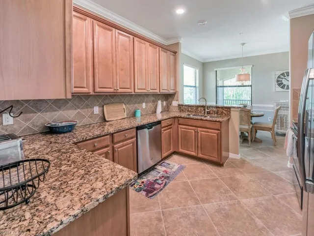 9484 Casoria Ct 201, Naples, Florida 34113