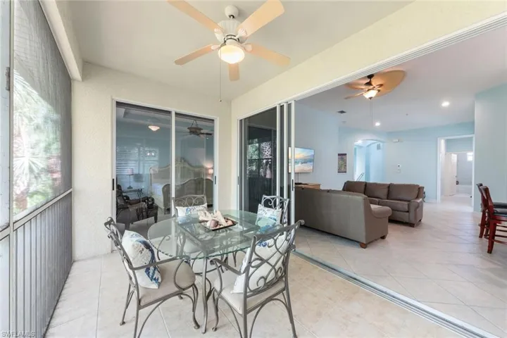 Sunroom / solarium with ceiling fan
