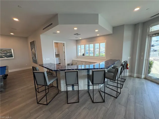 891  10th S ST, Naples, FL 34102