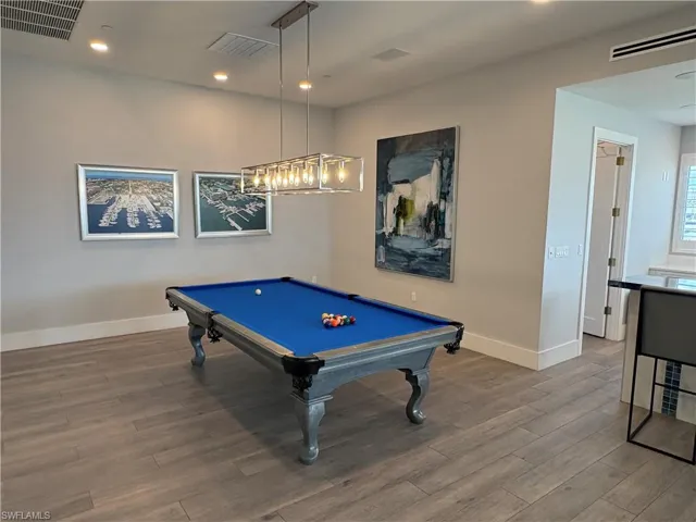 891  10th S ST, Naples, FL 34102