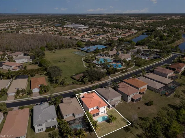 Aerial view of the property lines highlighted.