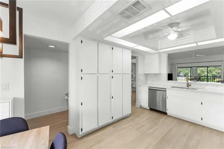700 Misty Pines Cir 204, Naples, Florida 34105