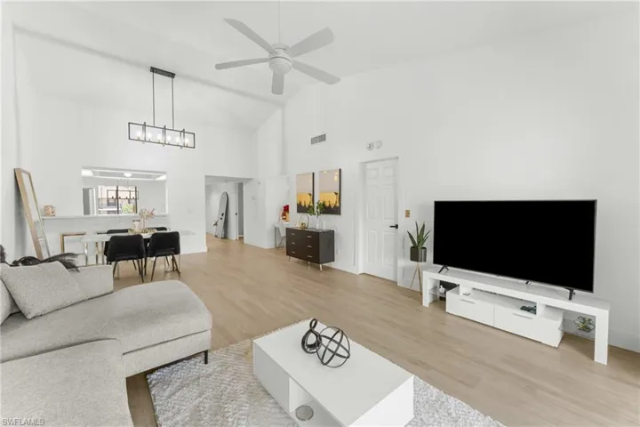 700 Misty Pines Cir 204, Naples, Florida 34105