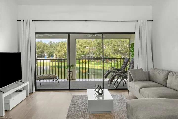 700 Misty Pines Cir 204, Naples, Florida 34105