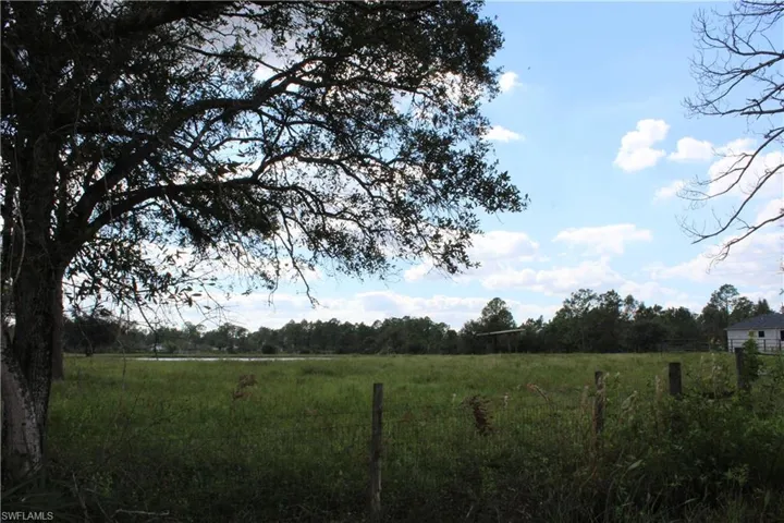 View of yard featuring a rural view