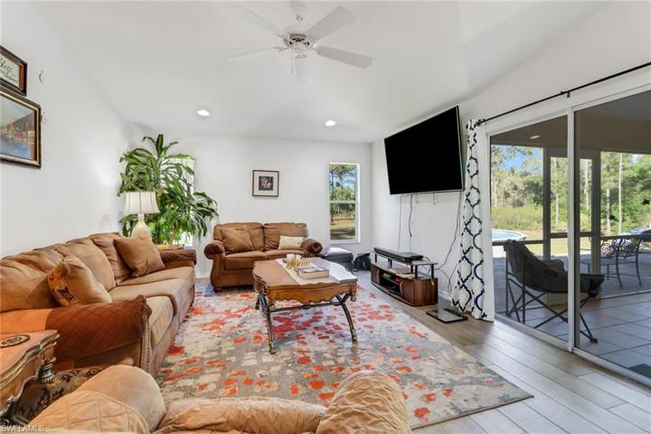 3545  72nd NE AVE, Naples, FL 34120