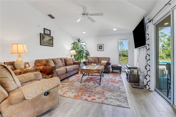 3545  72nd NE AVE, Naples, FL 34120