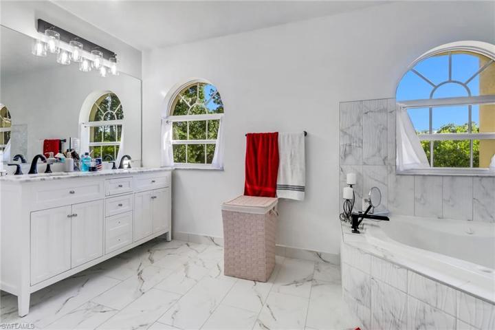 3545  72nd NE AVE, Naples, FL 34120