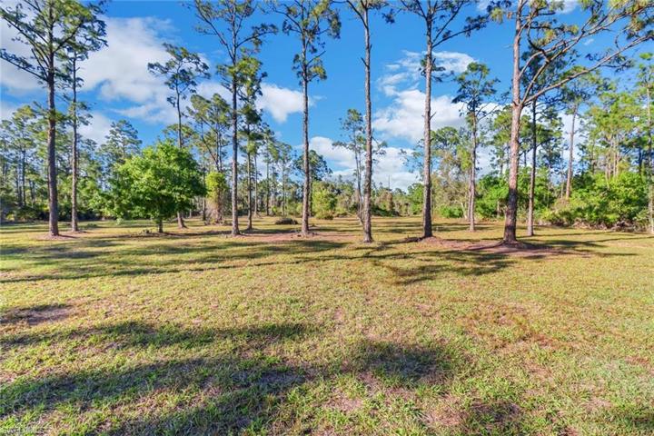 3545  72nd NE AVE, Naples, FL 34120