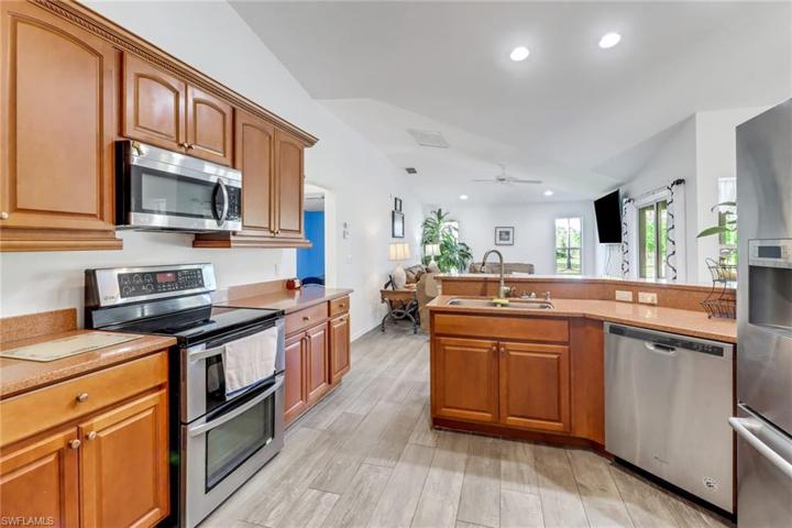 3545  72nd NE AVE, Naples, FL 34120