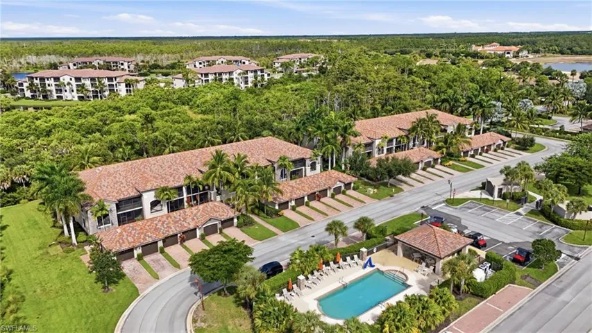 9832 Venezia Cir 1025, Naples, Florida 34113