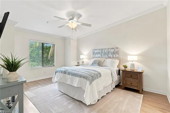 9832 Venezia Cir 1025, Naples, Florida 34113