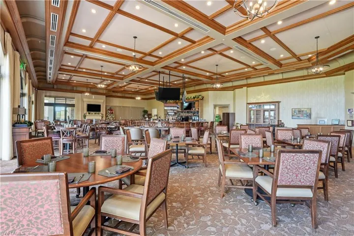 9832 Venezia Cir 1025, Naples, Florida 34113