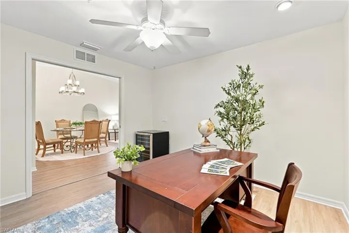 9832 Venezia Cir 1025, Naples, Florida 34113