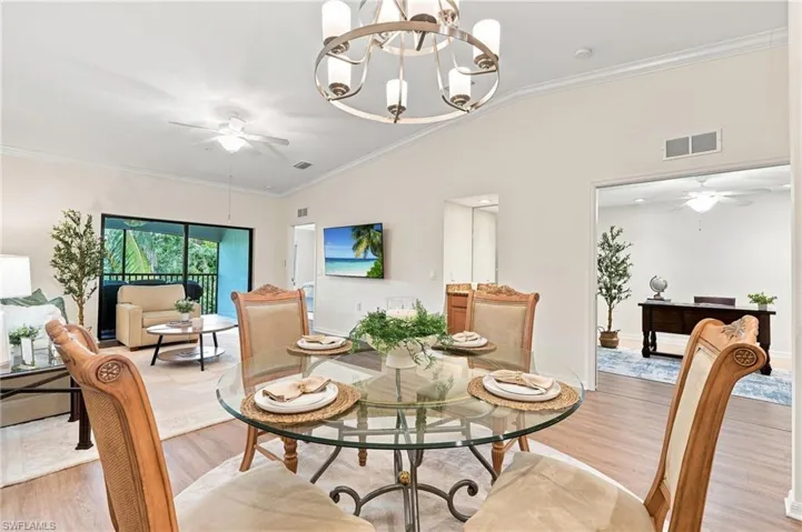9832 Venezia Cir 1025, Naples, Florida 34113