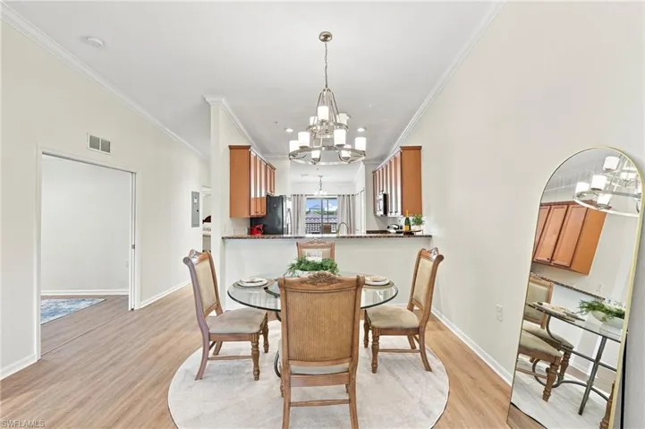 9832 Venezia Cir 1025, Naples, Florida 34113