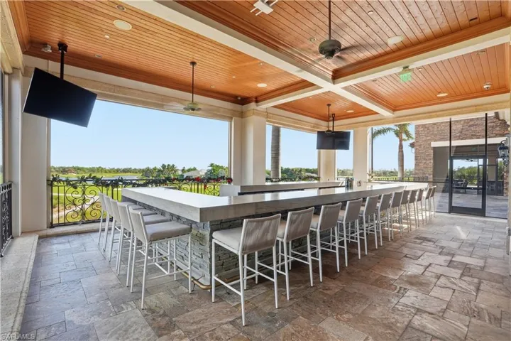 9832 Venezia Cir 1025, Naples, Florida 34113