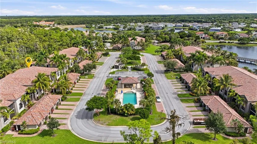 9832 Venezia Cir 1025, Naples, Florida 34113