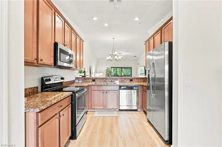 9832 Venezia Cir 1025, Naples, Florida 34113