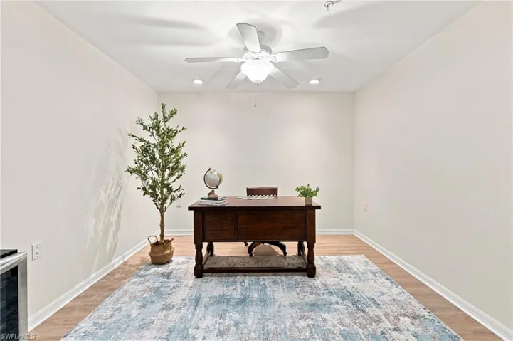 9832 Venezia Cir 1025, Naples, Florida 34113