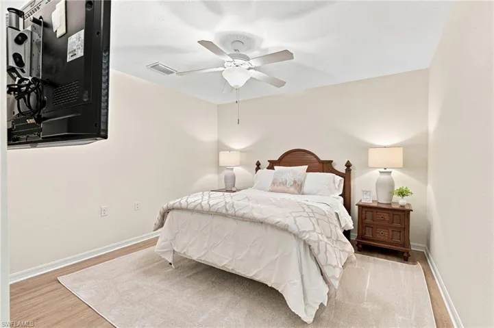 9832 Venezia Cir 1025, Naples, Florida 34113