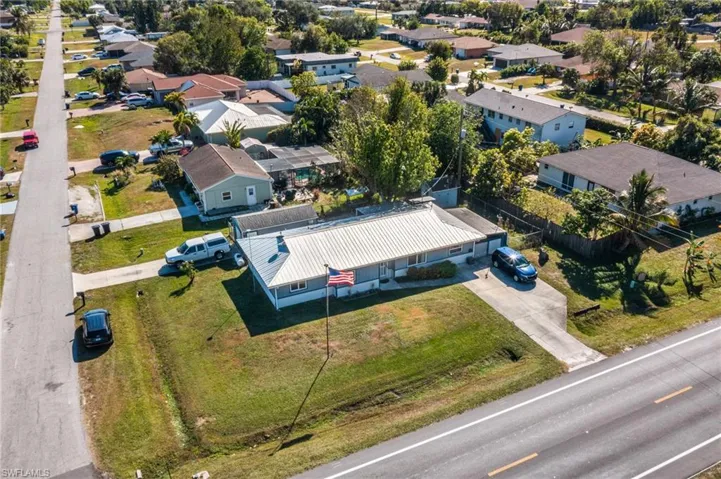 Birds eye view of property