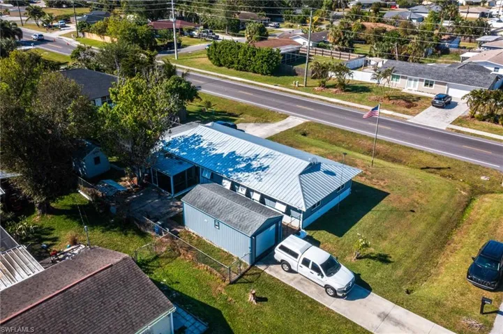 Birds eye view of property
