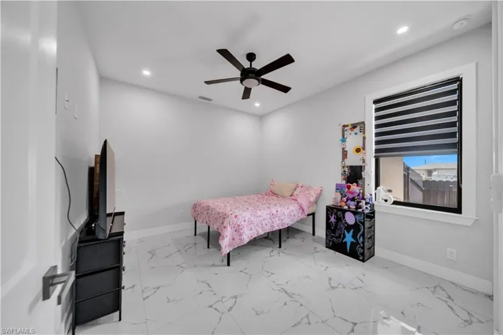 1128 Nelson Rd N, Cape Coral, Florida 33993