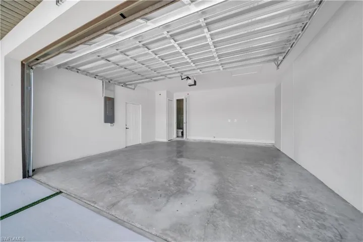 1128 Nelson Rd N, Cape Coral, Florida 33993