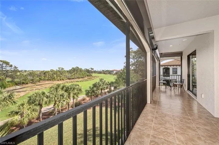 Balcony featuring a rural view