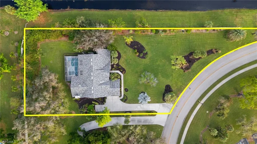 Birds eye view of property