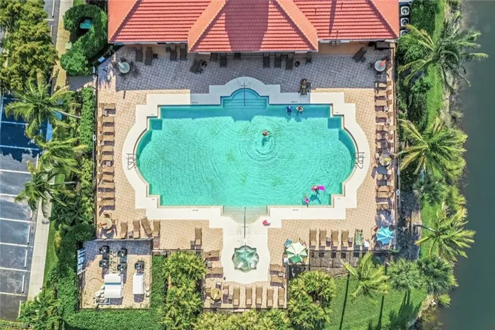 Huge Resort Style Pool