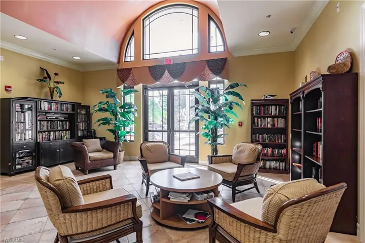 Makes you want to just sit down and garb a book! :)