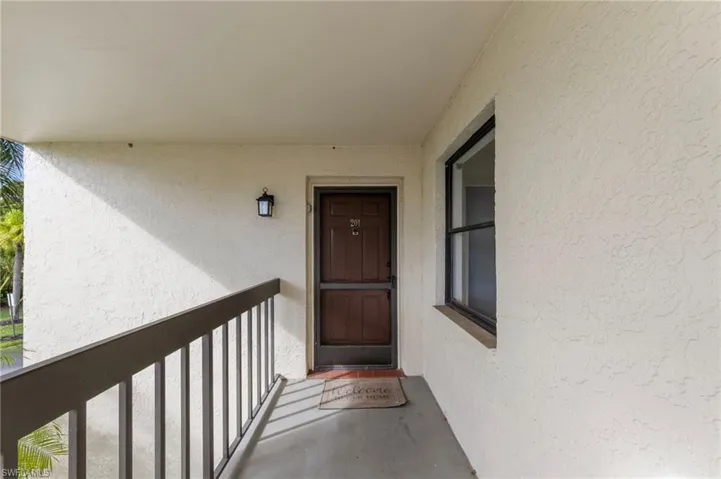 9265 Lake Park Dr 201, Fort Myers, Florida 33919