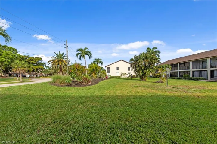 9265 Lake Park Dr 201, Fort Myers, Florida 33919