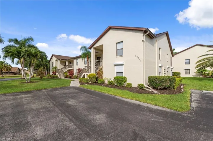 9265 Lake Park Dr 201, Fort Myers, Florida 33919