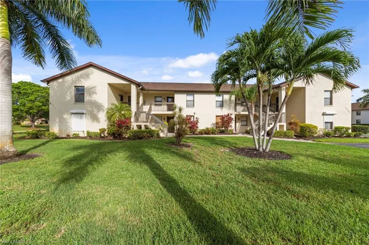 9265 Lake Park Dr 201, Fort Myers, Florida 33919