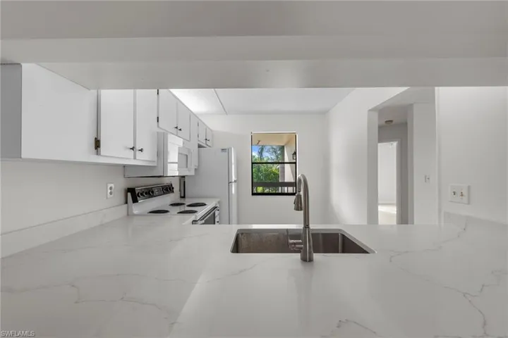 9265 Lake Park Dr 201, Fort Myers, Florida 33919