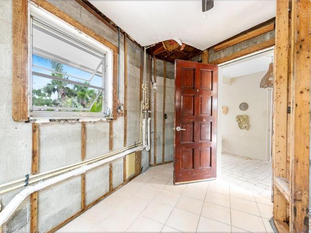 Front Entry/Foyer