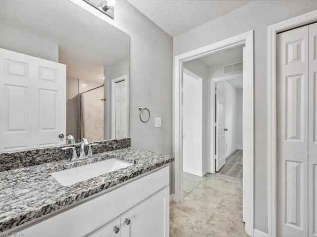 Guest bathroom.