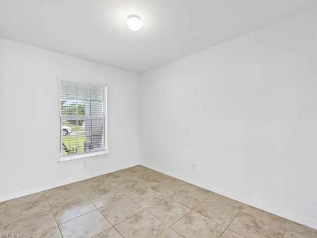 Den/Bonus room!