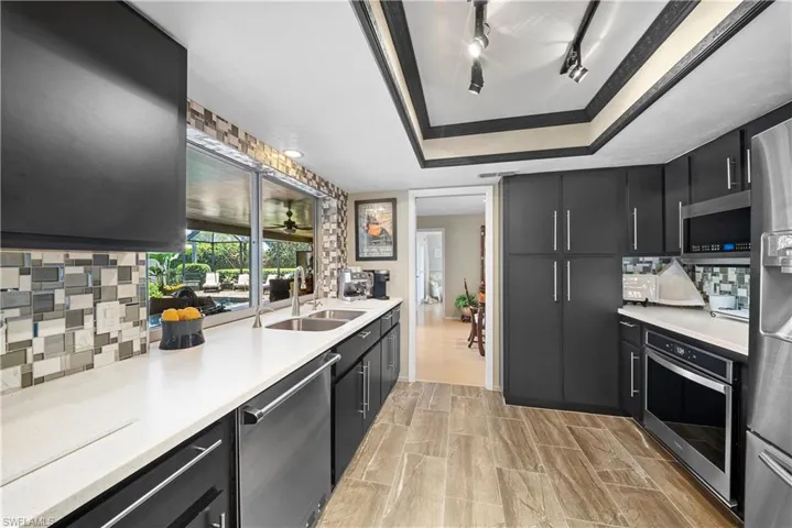 8713 Crest Ln, Fort Myers, Florida 33907
